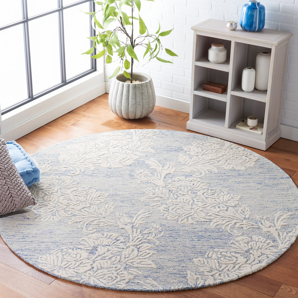 SAFAVIEH Handmade Jardin Mairearad Floral Wool Rug