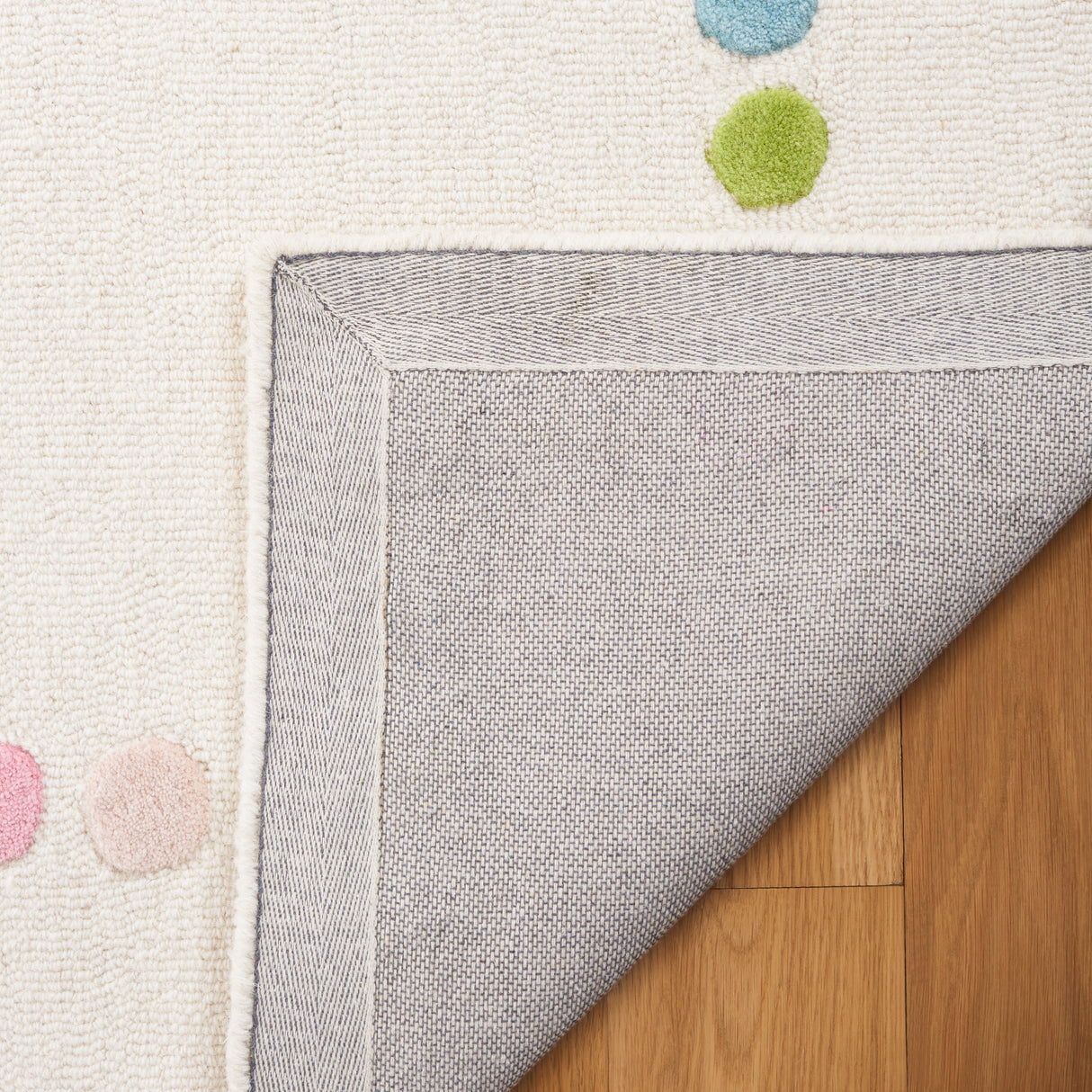 SAFAVIEH Handmade Kids Destini Dots Wool Rug