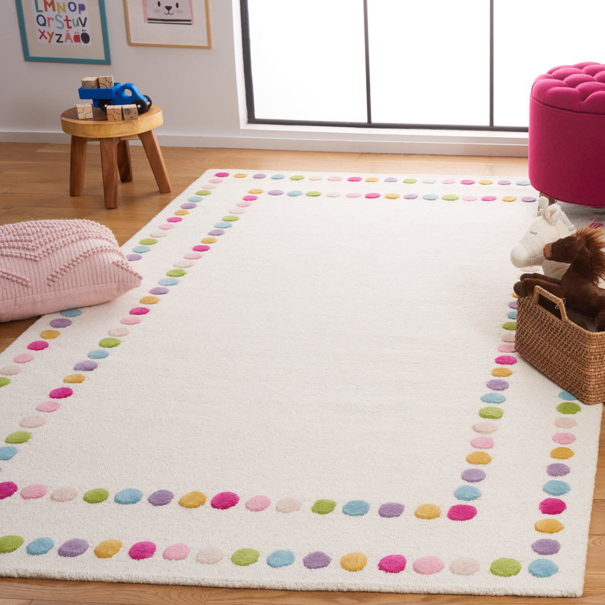 SAFAVIEH Handmade Kids Destini Dots Wool Rug