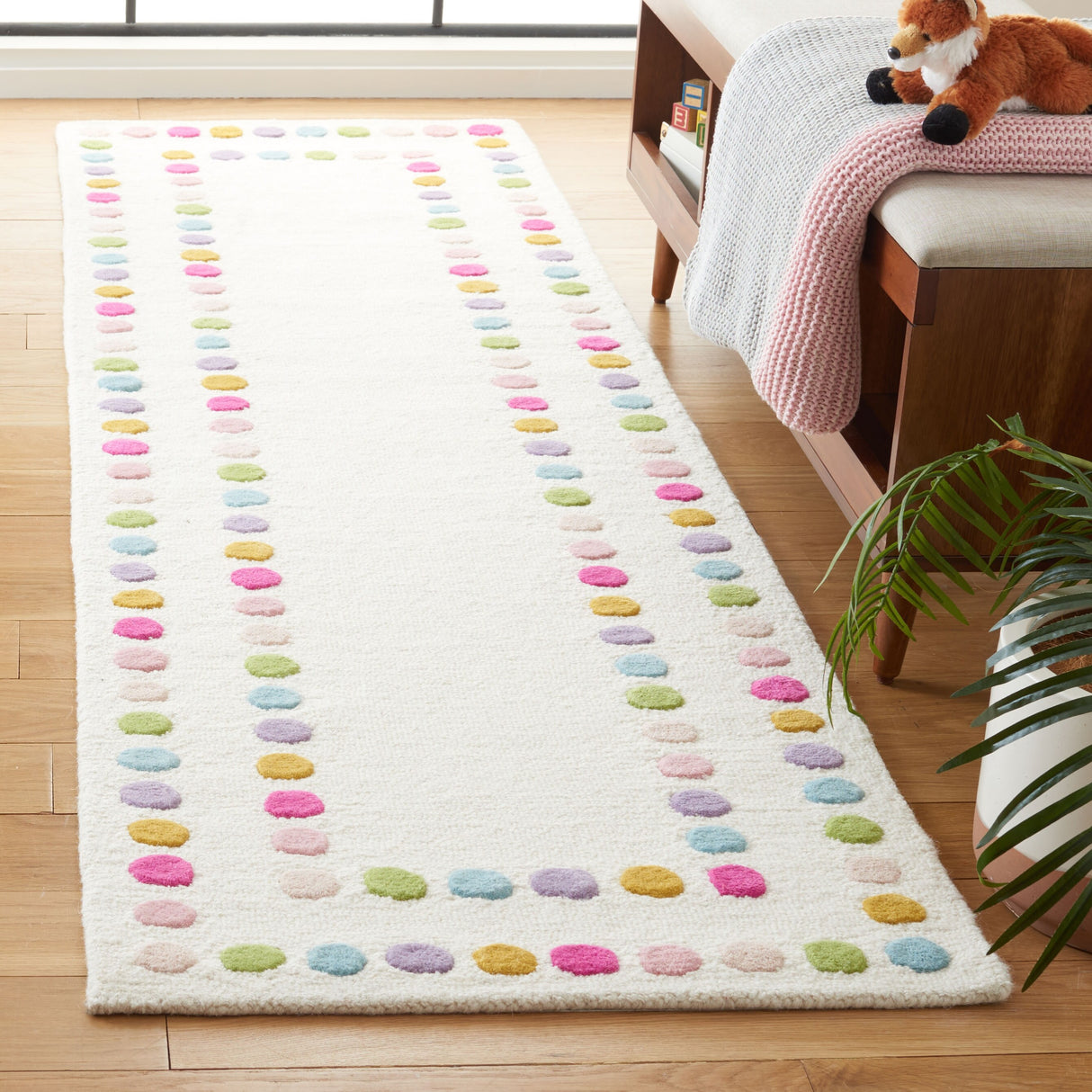 SAFAVIEH Handmade Kids Destini Dots Wool Rug