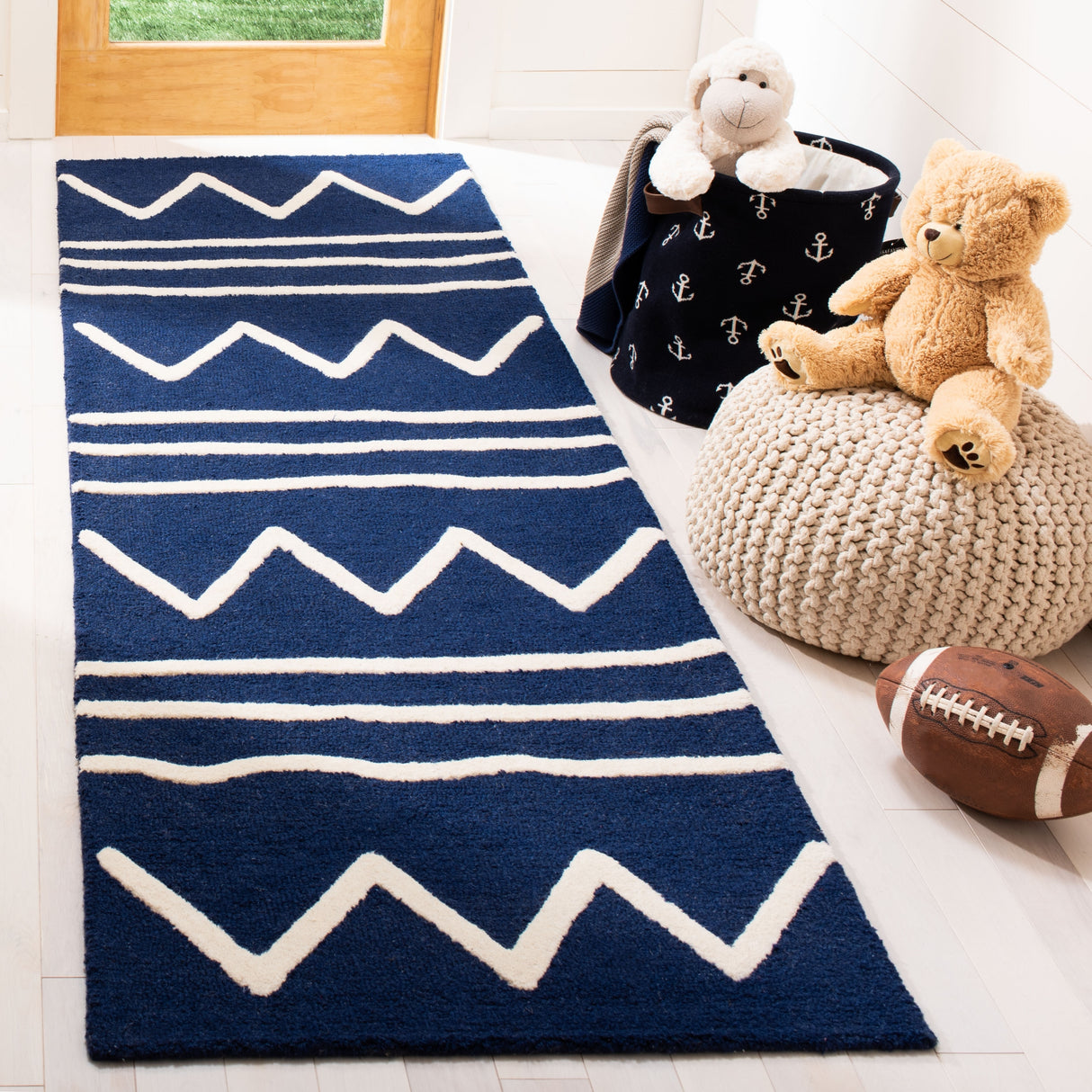 SAFAVIEH Handmade Kids Deyanira Wool Rug