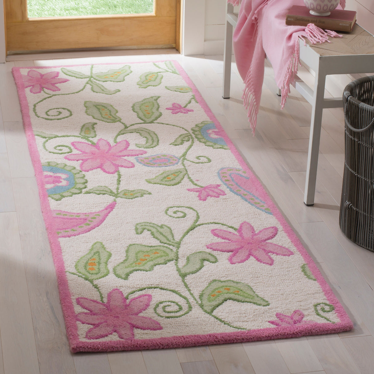 SAFAVIEH Handmade Kids Haylie Wool Rug