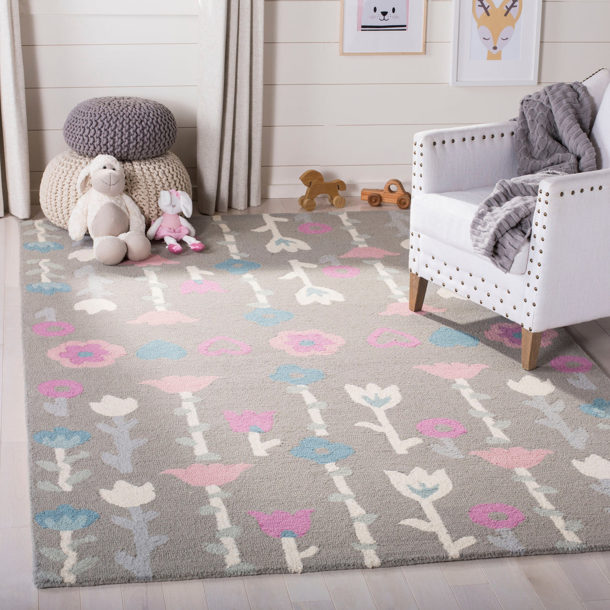 SAFAVIEH Handmade Kids Jazmyn Wool Rug