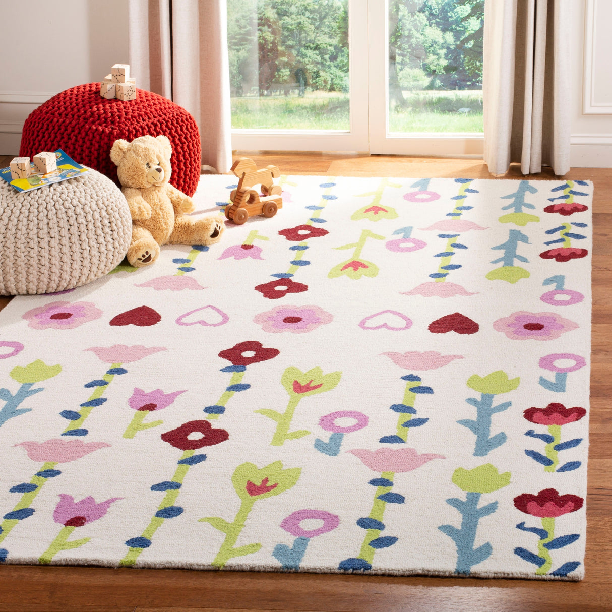 SAFAVIEH Handmade Kids Jazmyn Wool Rug