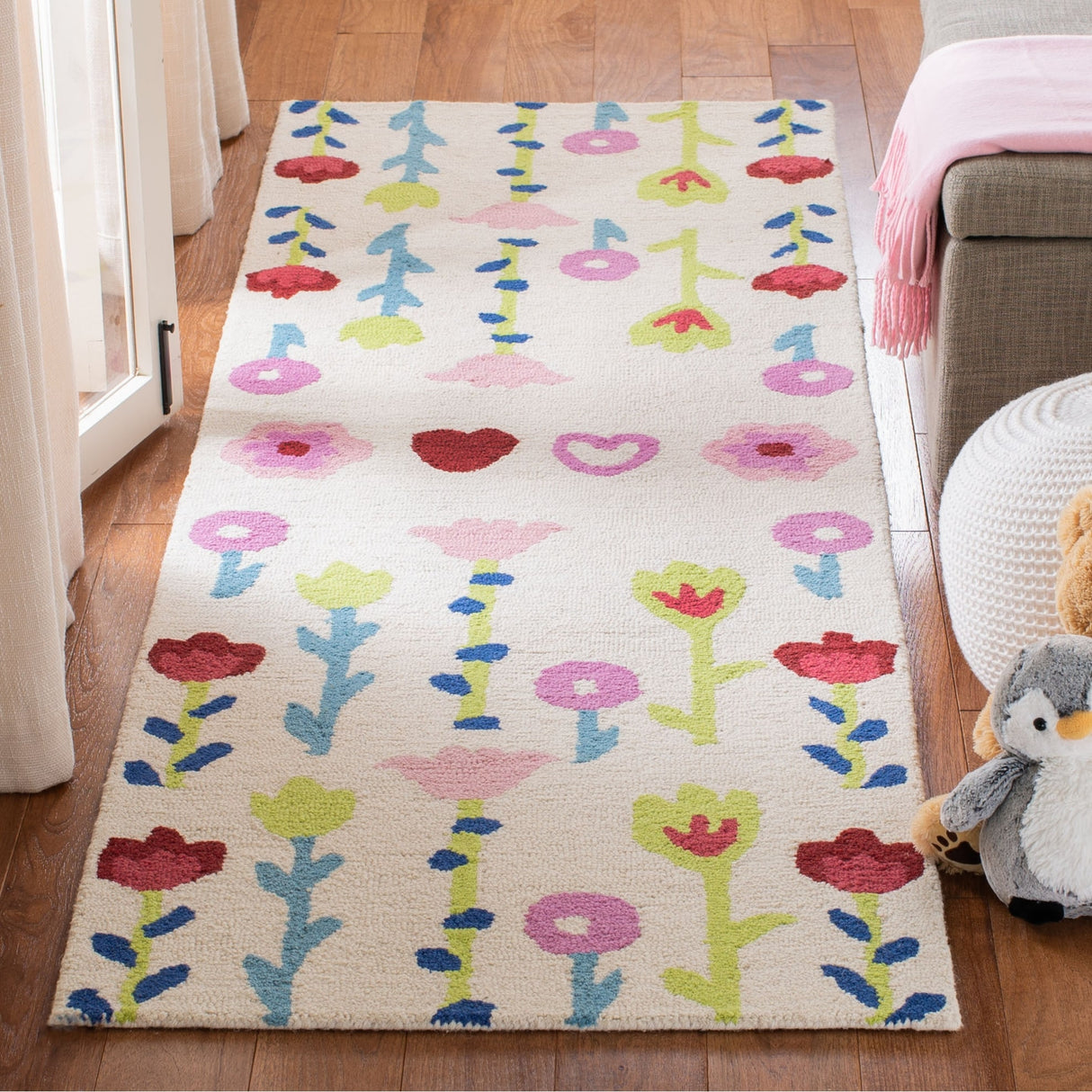 SAFAVIEH Handmade Kids Jazmyn Wool Rug