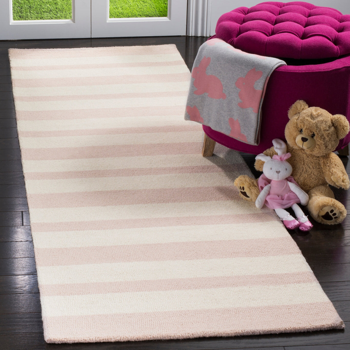 SAFAVIEH Handmade Kids Kailyn Wool Rug