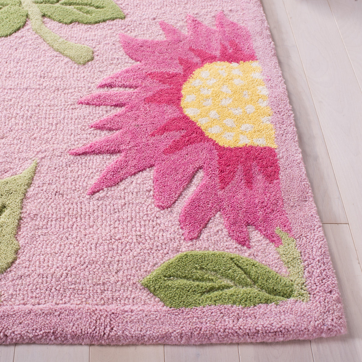 SAFAVIEH Handmade Kids Mikala Floral Wool Rug