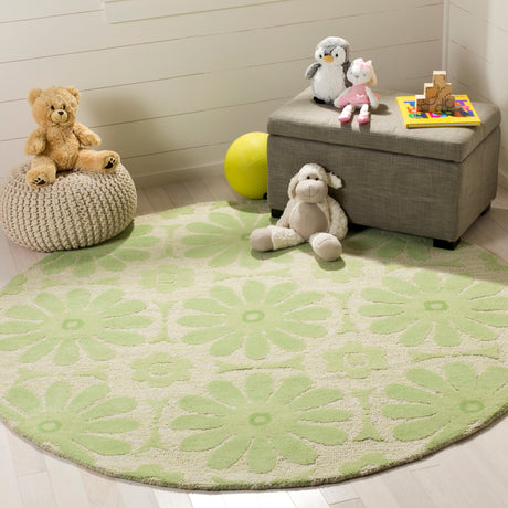 SAFAVIEH Handmade Kids Shyann Wool Rug