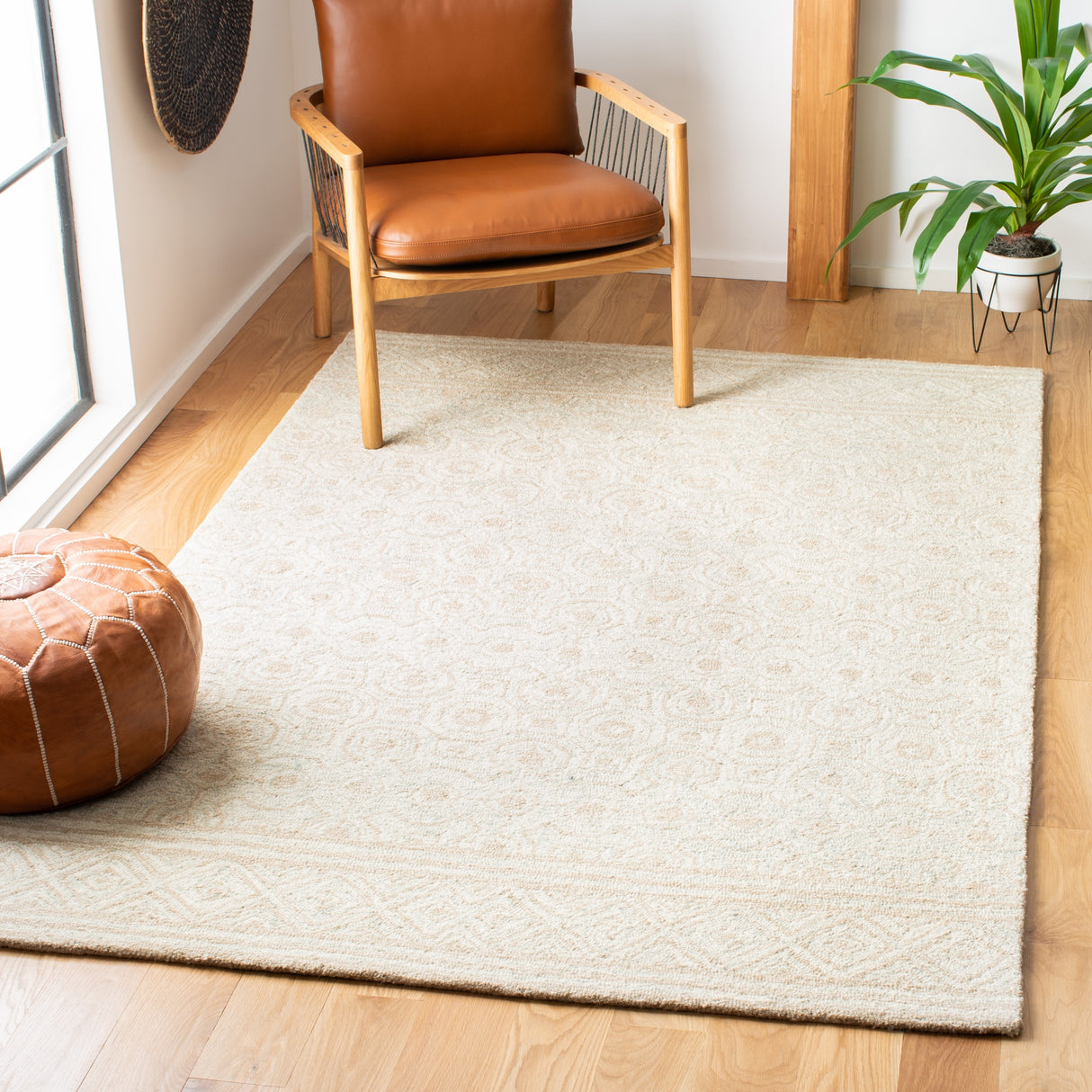 SAFAVIEH Handmade Kirila Micro-loop Modern Wool Area Rug