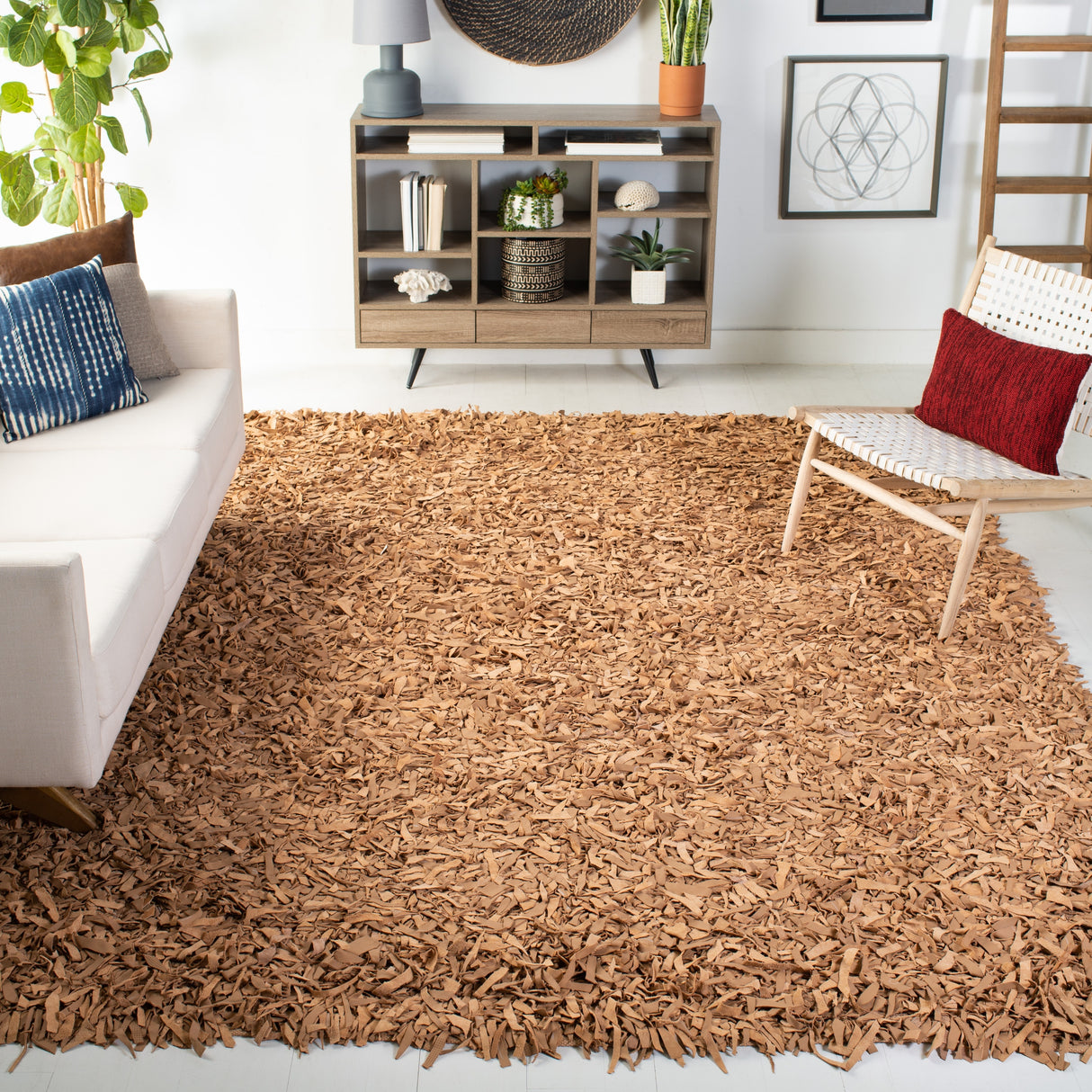 SAFAVIEH Handmade Leather Shag Blayne Modern Leather Rug