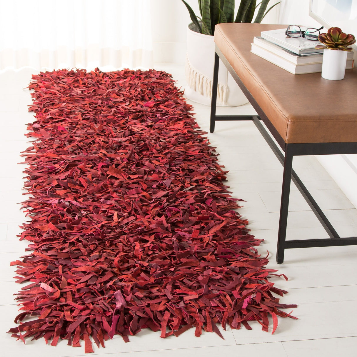 SAFAVIEH Handmade Leather Shag Blayne Modern Leather Rug