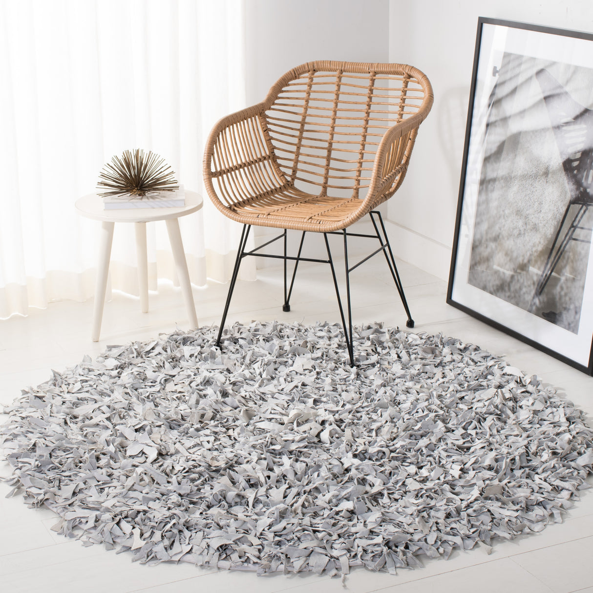 SAFAVIEH Handmade Leather Shag Blayne Modern Leather Rug