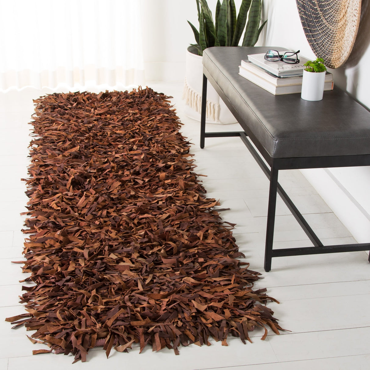 SAFAVIEH Handmade Leather Shag Blayne Modern Leather Rug