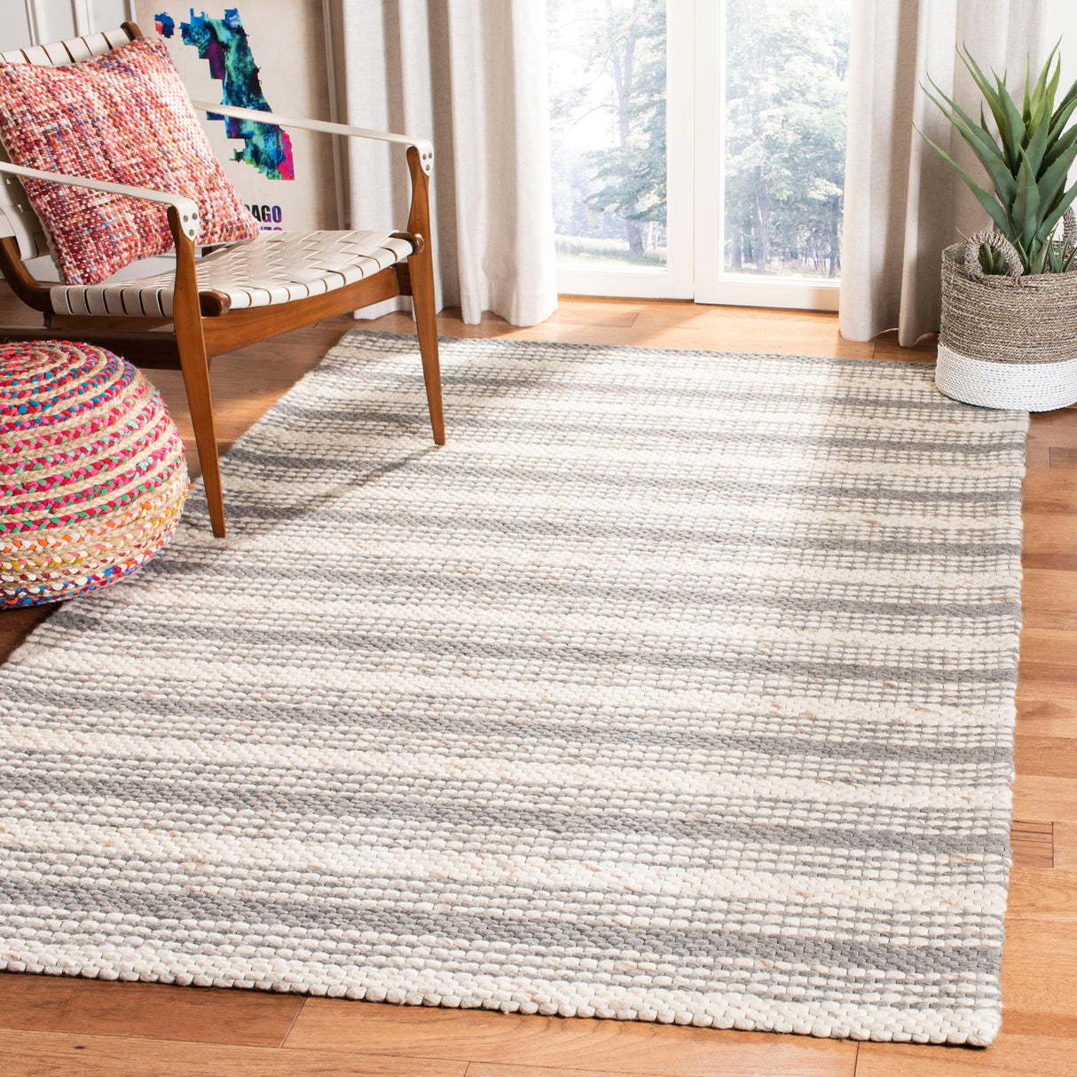 SAFAVIEH Handmade Marbella Arianne Stripe Beige/Brown Wool Rug