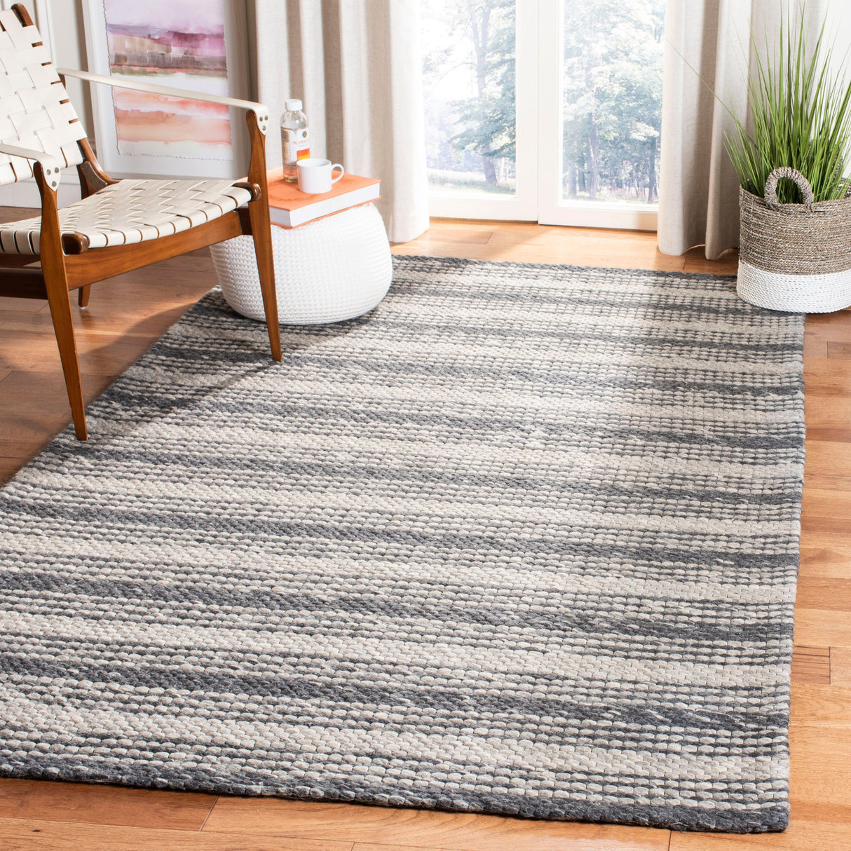 SAFAVIEH Handmade Marbella Arianne Stripe Beige/Brown Wool Rug