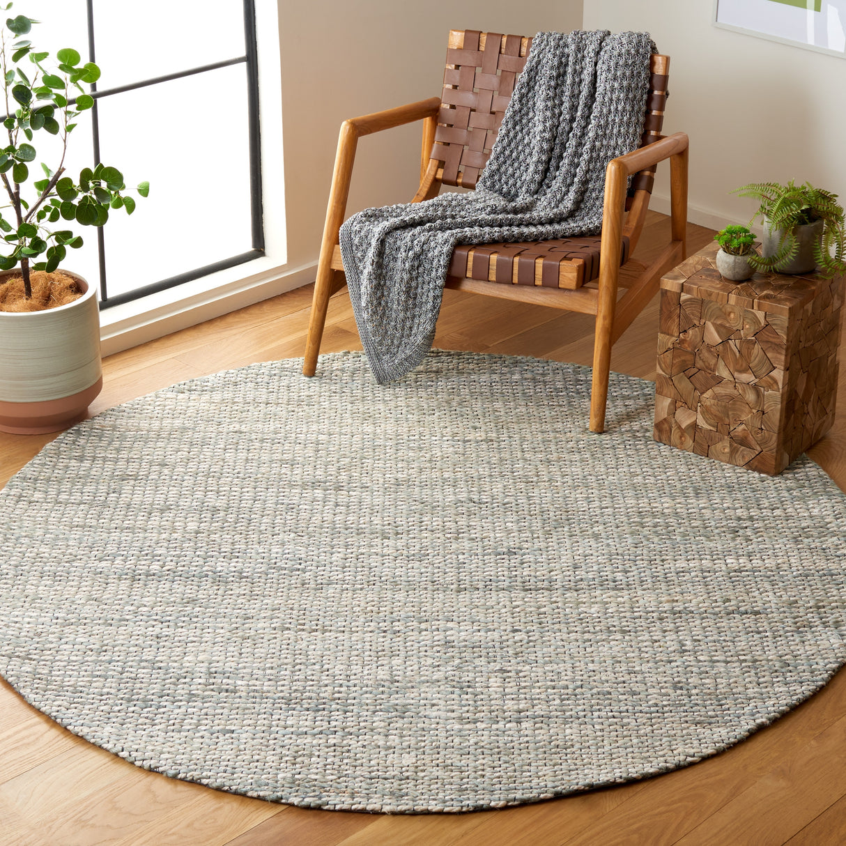 SAFAVIEH Handmade Marbella Fine Modern Jute Rug