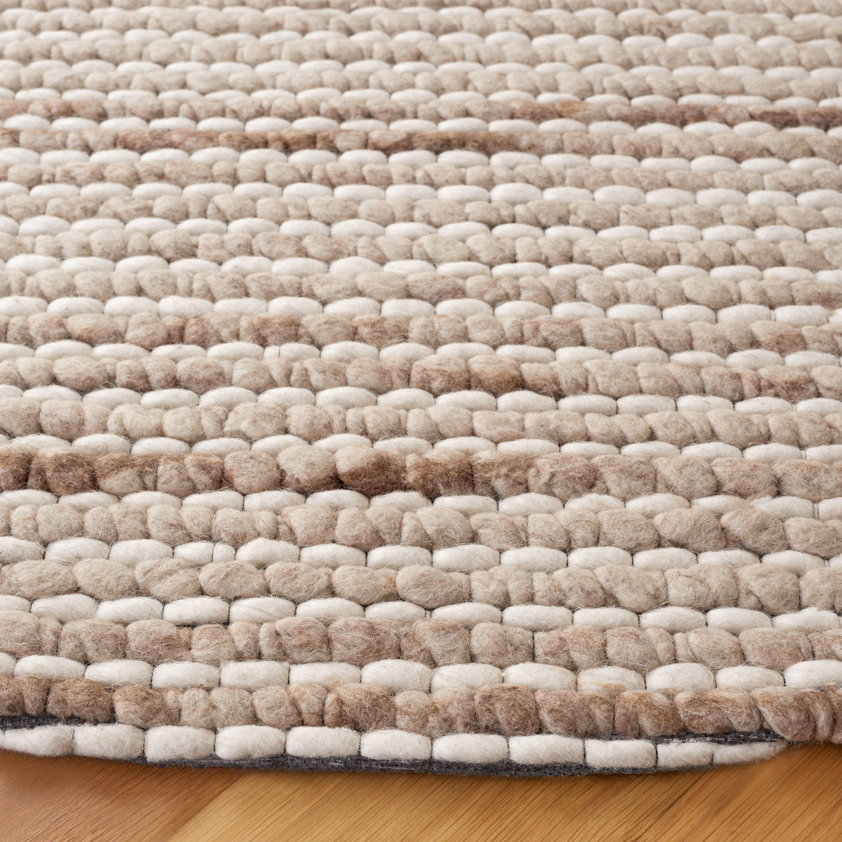 SAFAVIEH Handmade Marbella Katrein Wool Rug