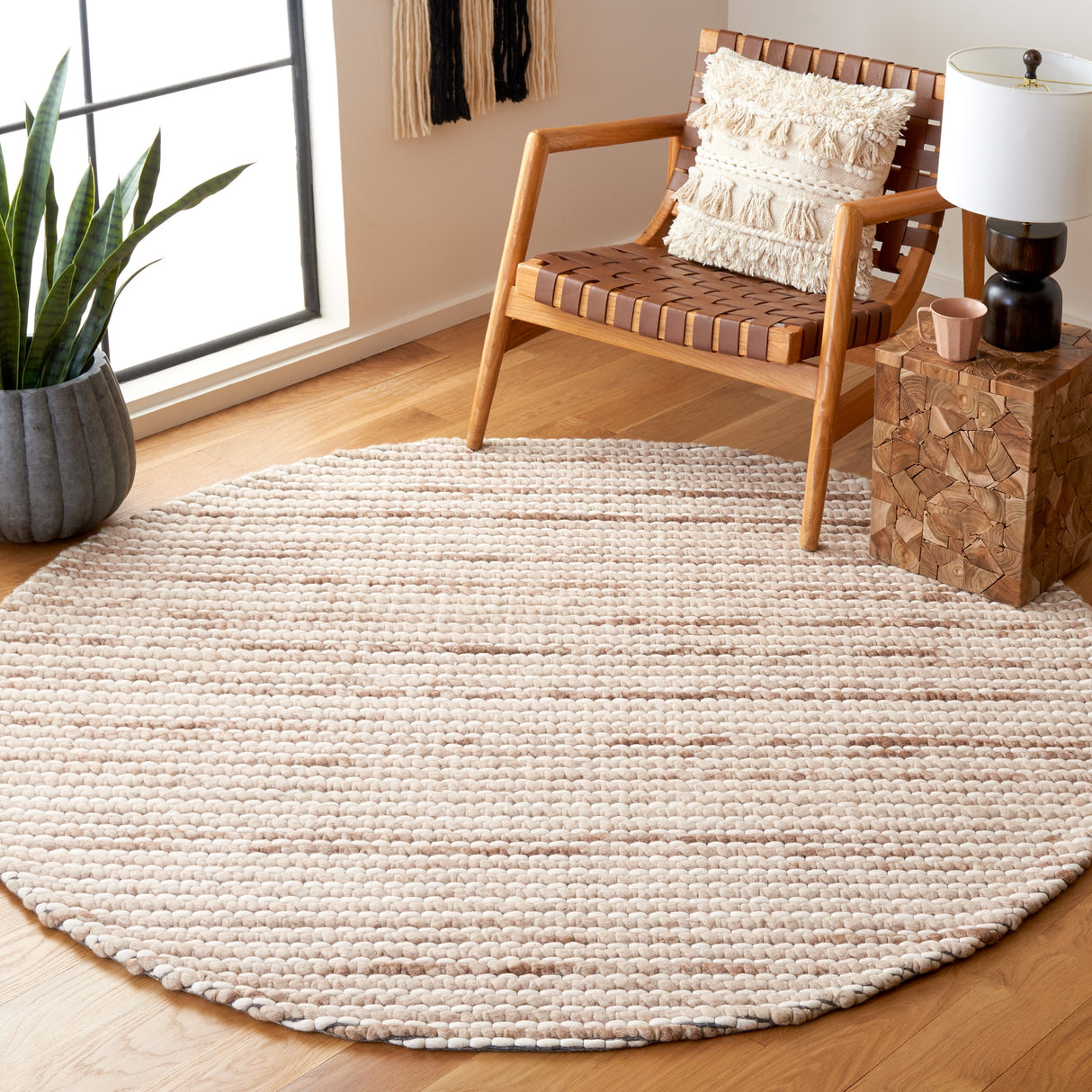 SAFAVIEH Handmade Marbella Katrein Wool Rug