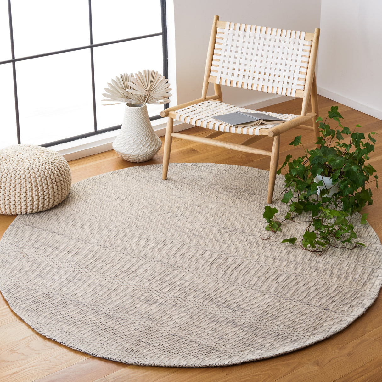 SAFAVIEH Handmade Marbella Leanid Wool Rug