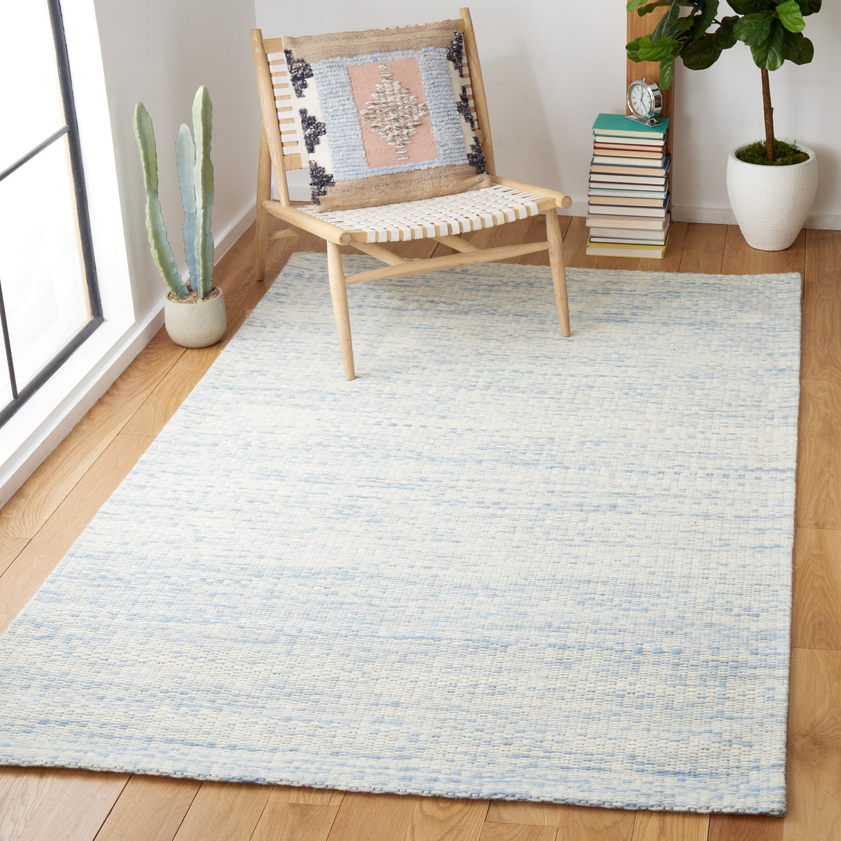 SAFAVIEH Handmade Marbella Leanid Wool Rug