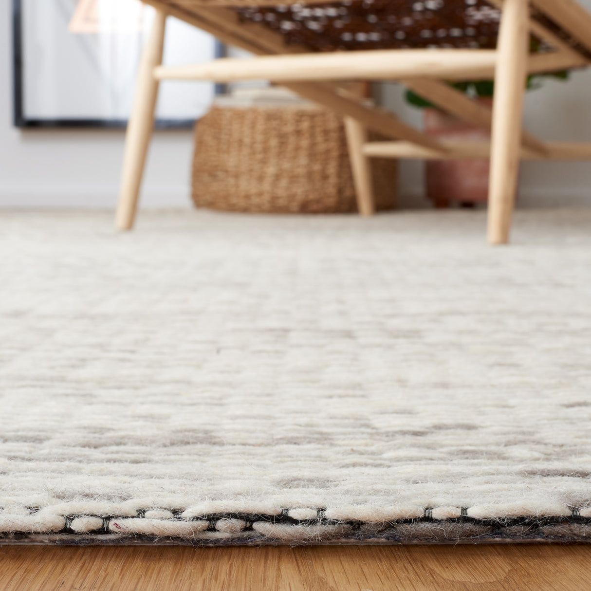 SAFAVIEH Handmade Marbella Leanid Wool Rug