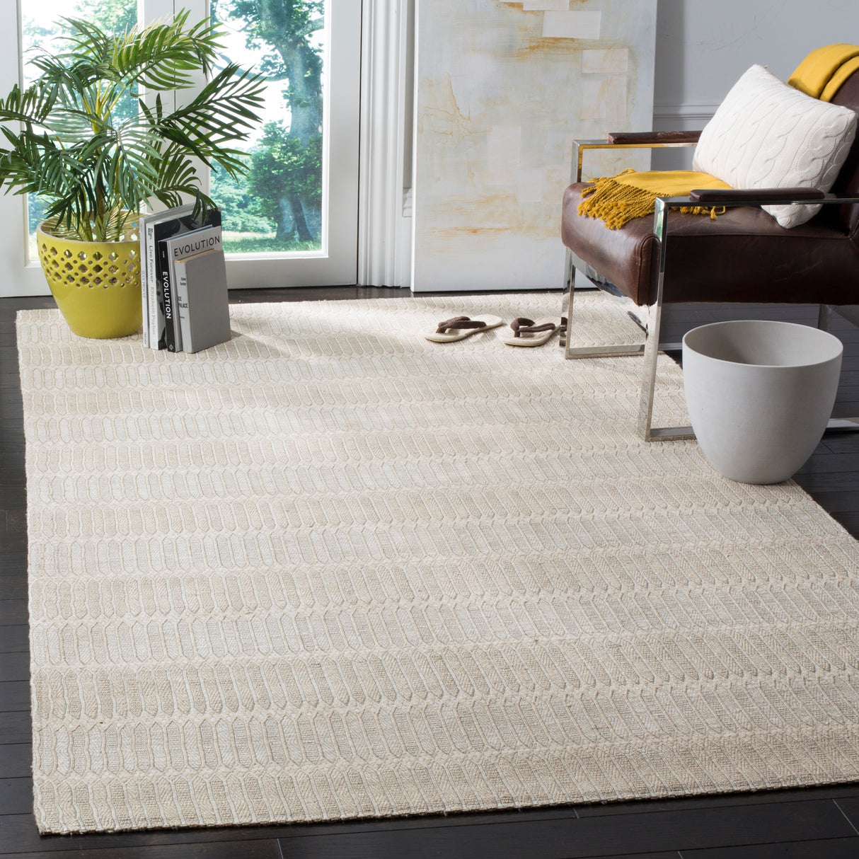 SAFAVIEH Handmade Marbella Þoranna Modern Viscose Rug