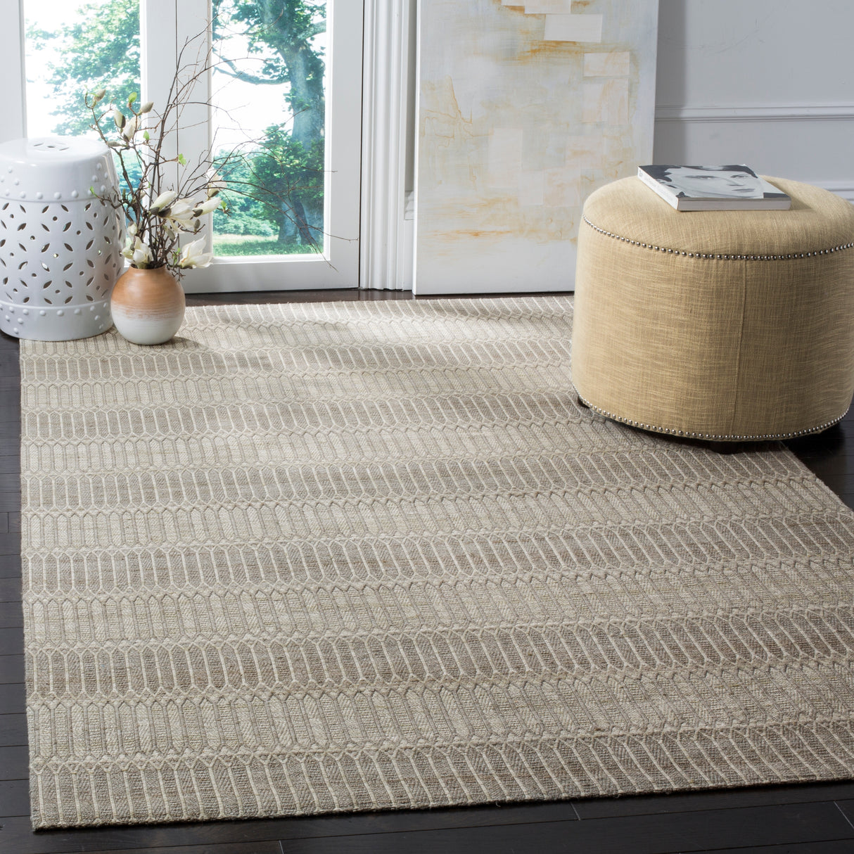 SAFAVIEH Handmade Marbella Þoranna Modern Viscose Rug