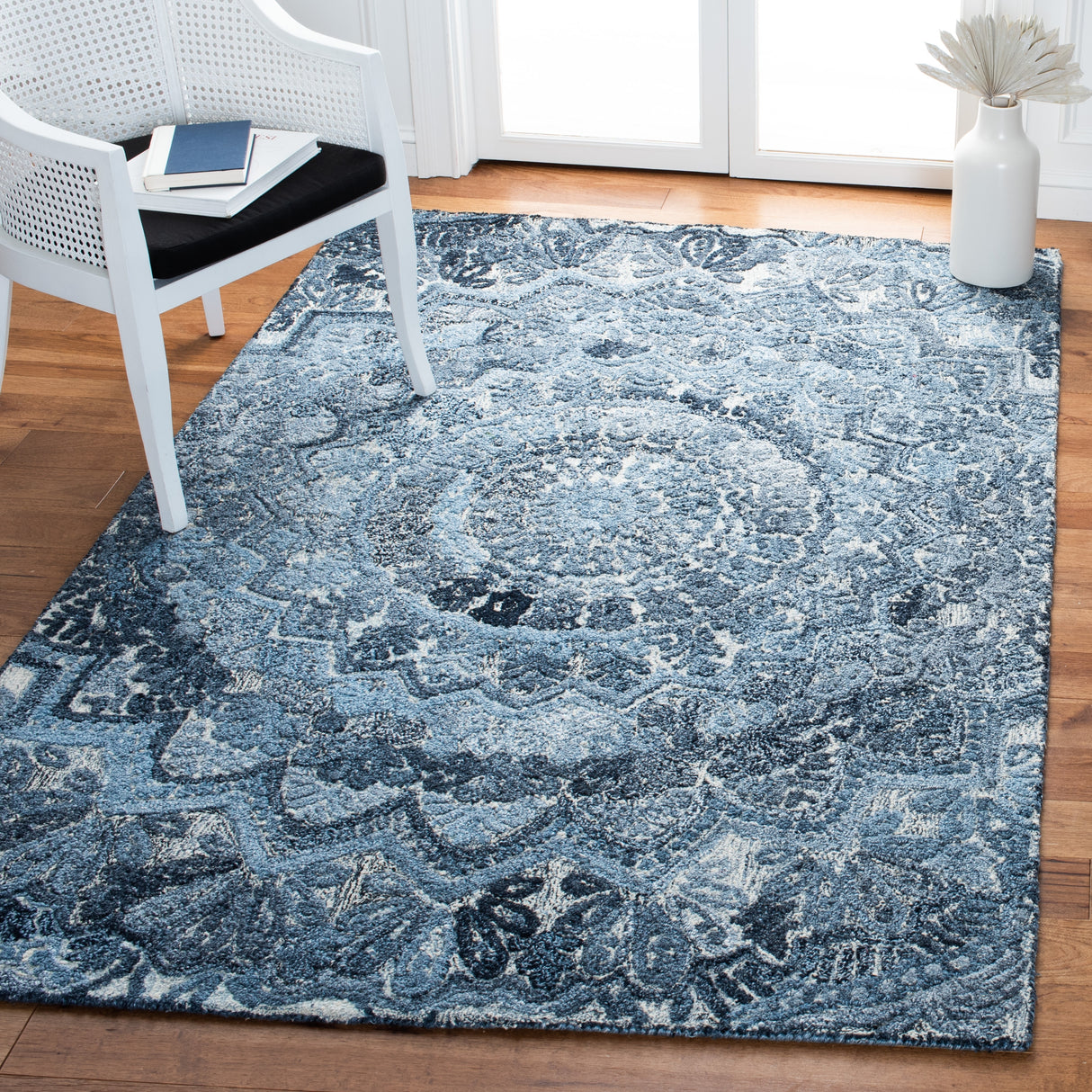 SAFAVIEH Handmade Marquee Carlijn Modern Medallion Wool Rug