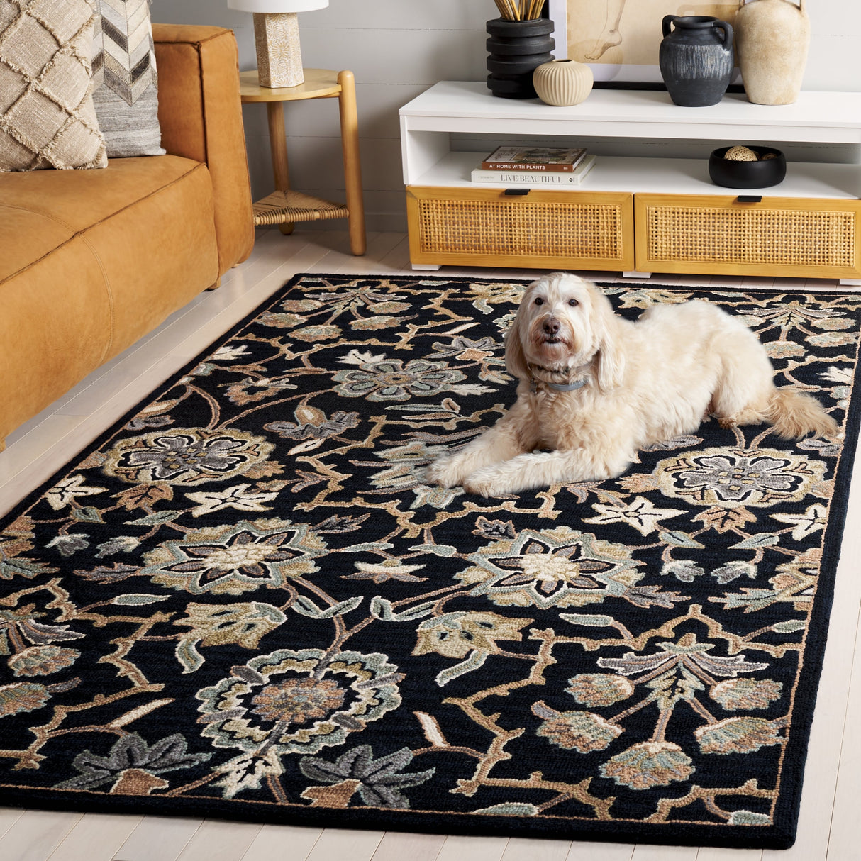 SAFAVIEH Handmade Metro Adosinda French Country Floral Wool Rug