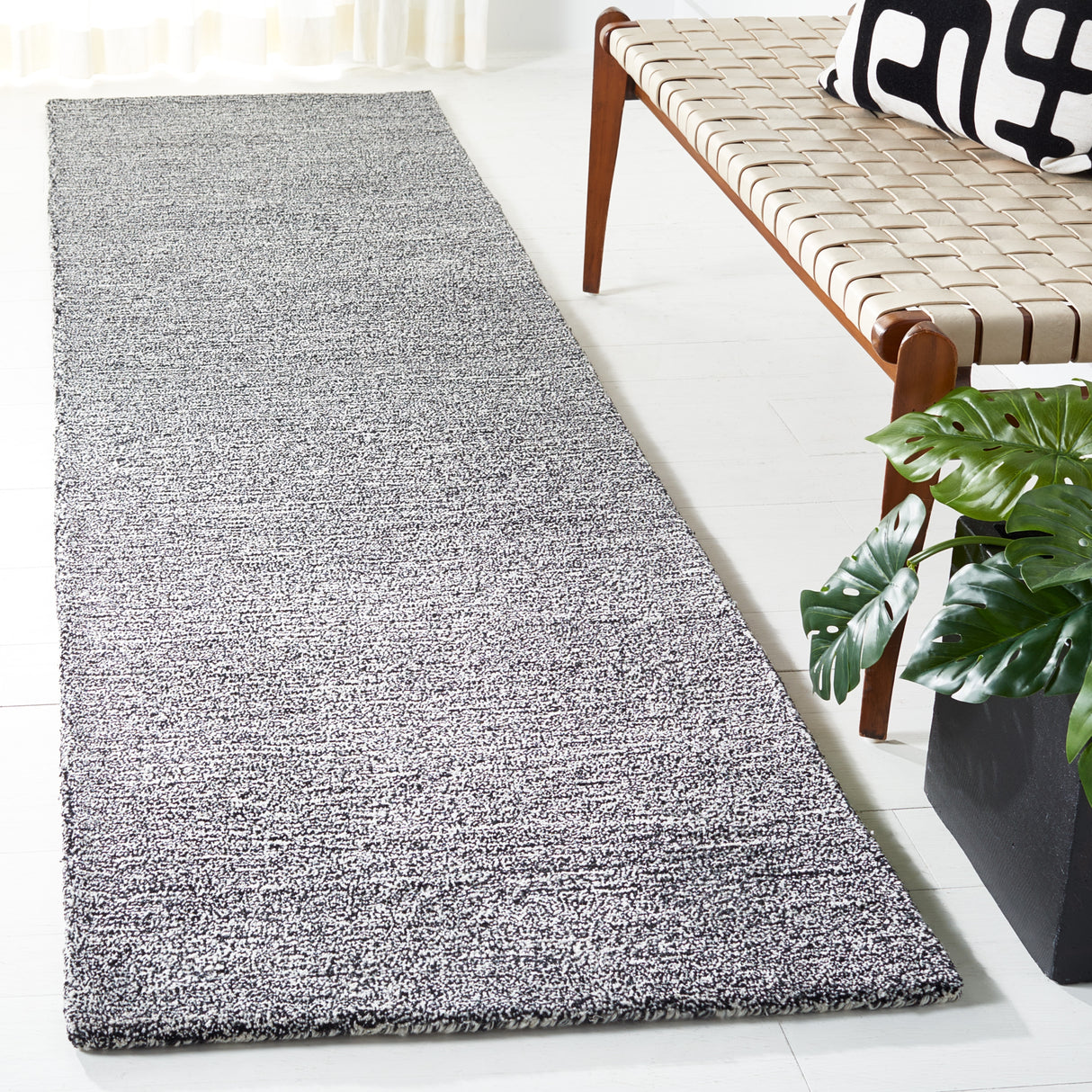 SAFAVIEH Handmade Metro Bara Wool Rug