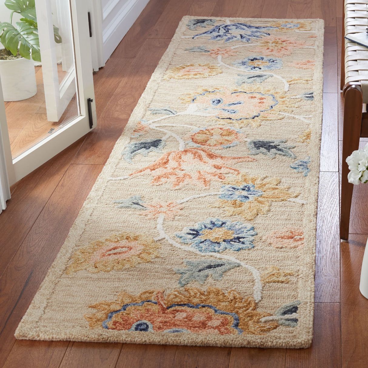 SAFAVIEH Handmade Metro Cait French Country Wool Rug