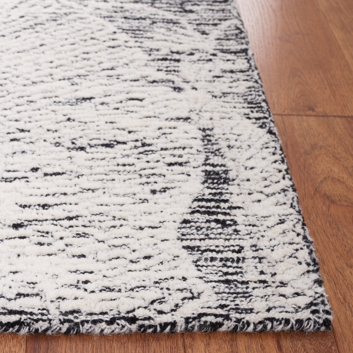 SAFAVIEH Handmade Metro Corianne Modern Wool Rug