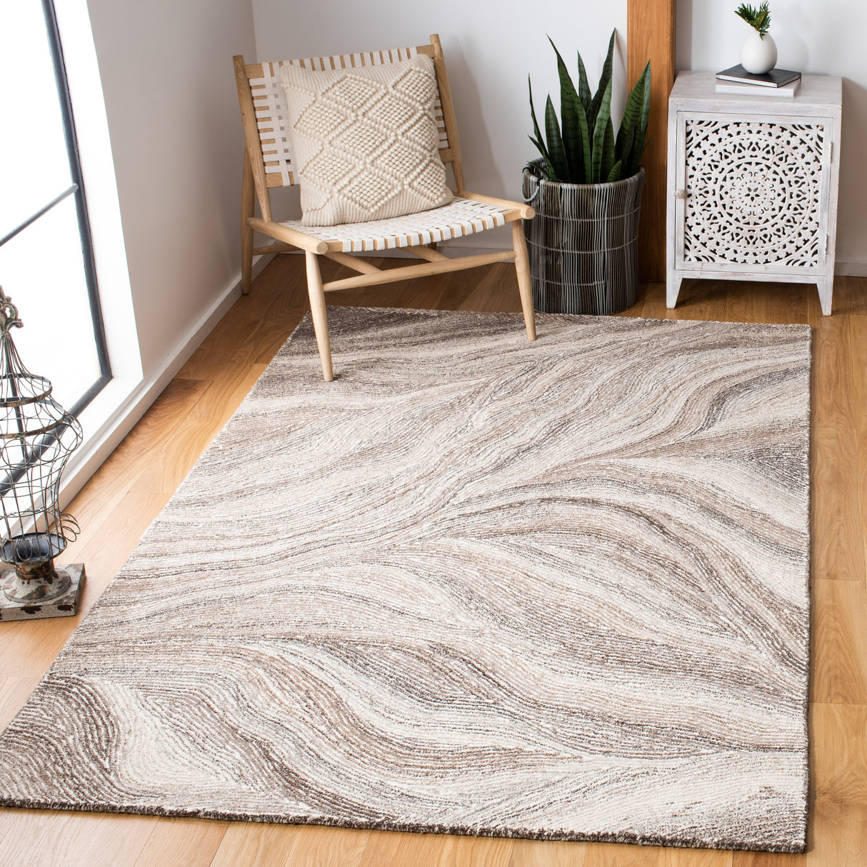 SAFAVIEH Handmade Metro Draginja Abstract Wool Rug