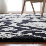 SAFAVIEH Handmade Metro Elixabete French Country Wool Rug