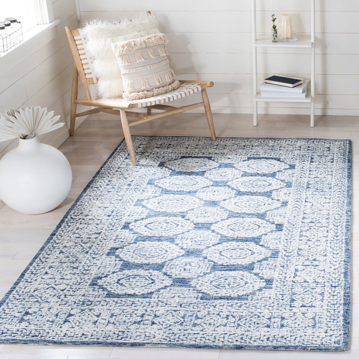 SAFAVIEH Handmade Metro Gien French Country Wool Rug