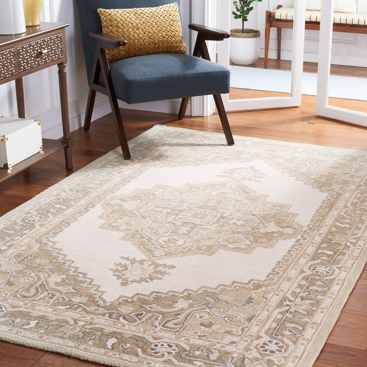 SAFAVIEH Handmade Metro Manolica Oriental Wool Rug