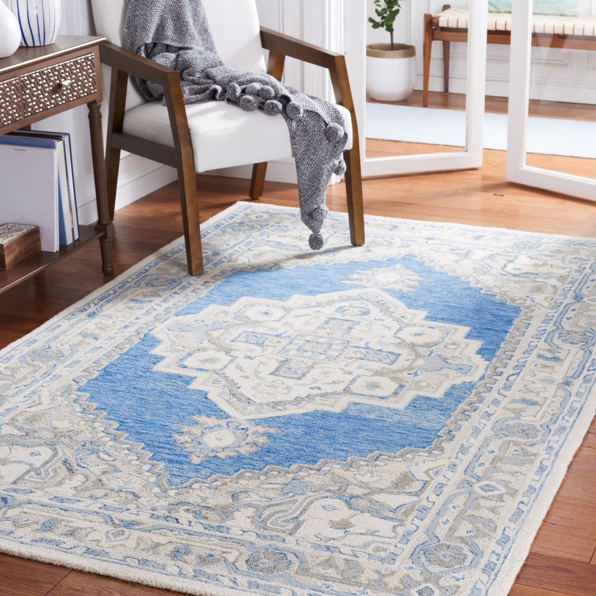 SAFAVIEH Handmade Metro Manolica Oriental Wool Rug