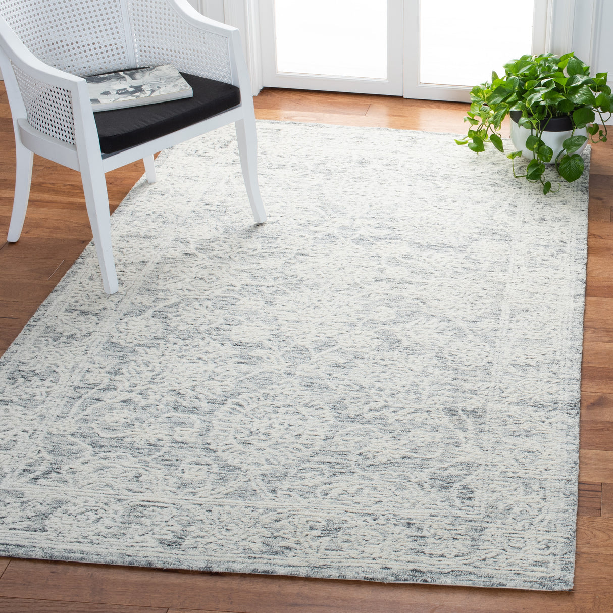 SAFAVIEH Handmade Metro Muriel French Country Wool Rug