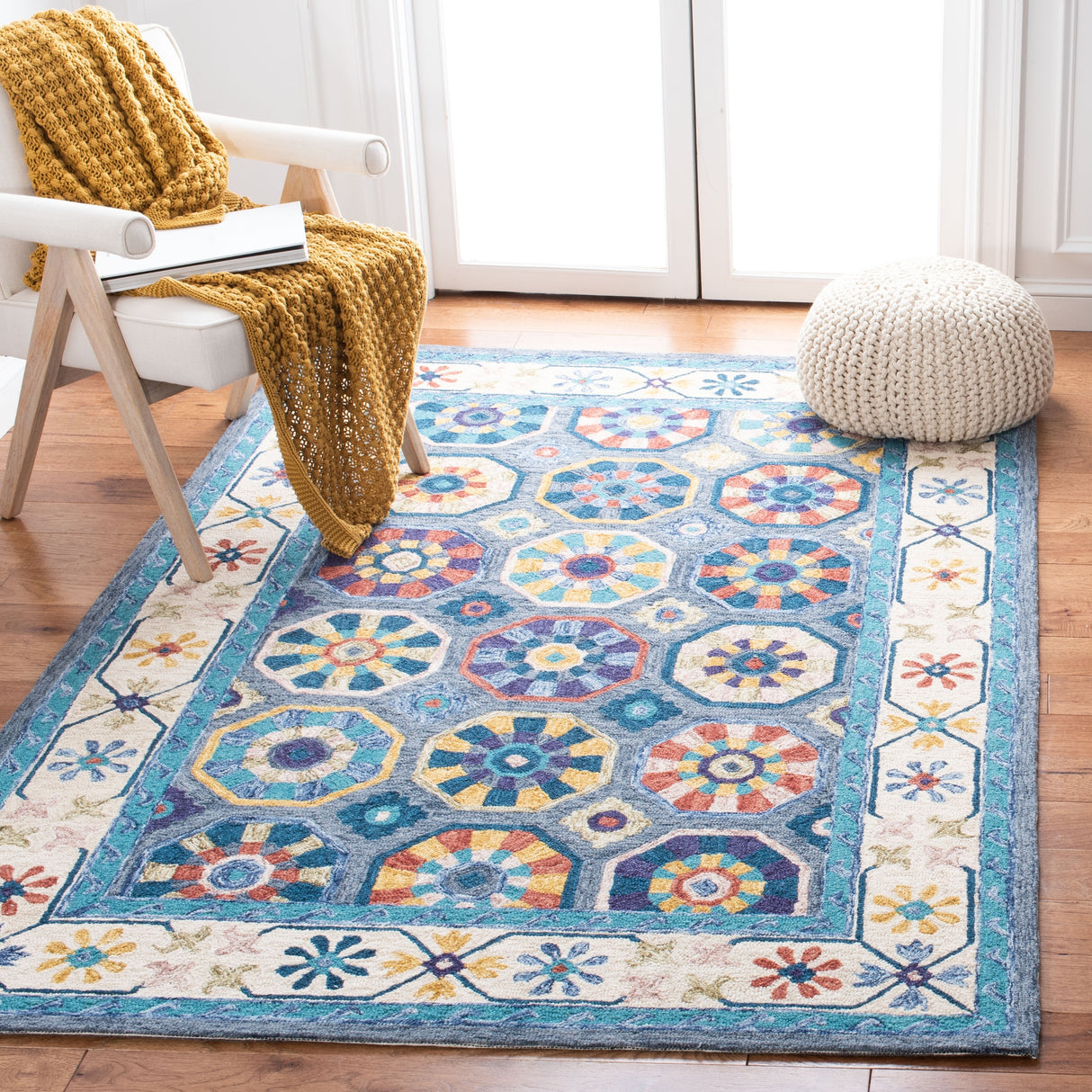 SAFAVIEH Handmade Metro Zylfie French Country Wool Rug