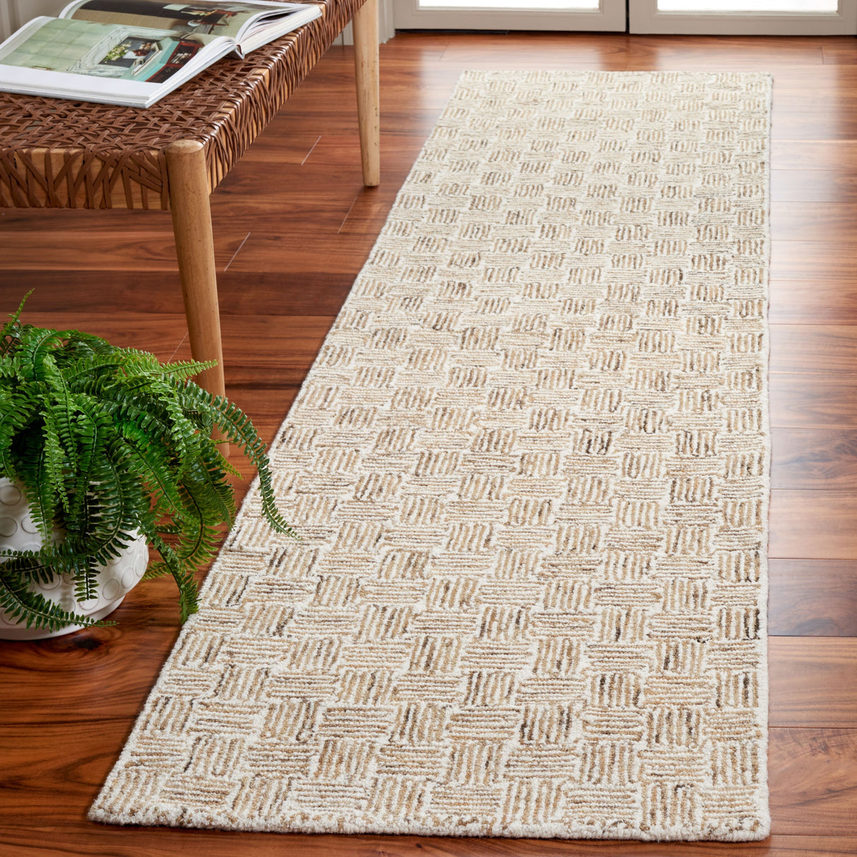 SAFAVIEH Handmade Micro-Loop Caridad Transitional Wool Rug