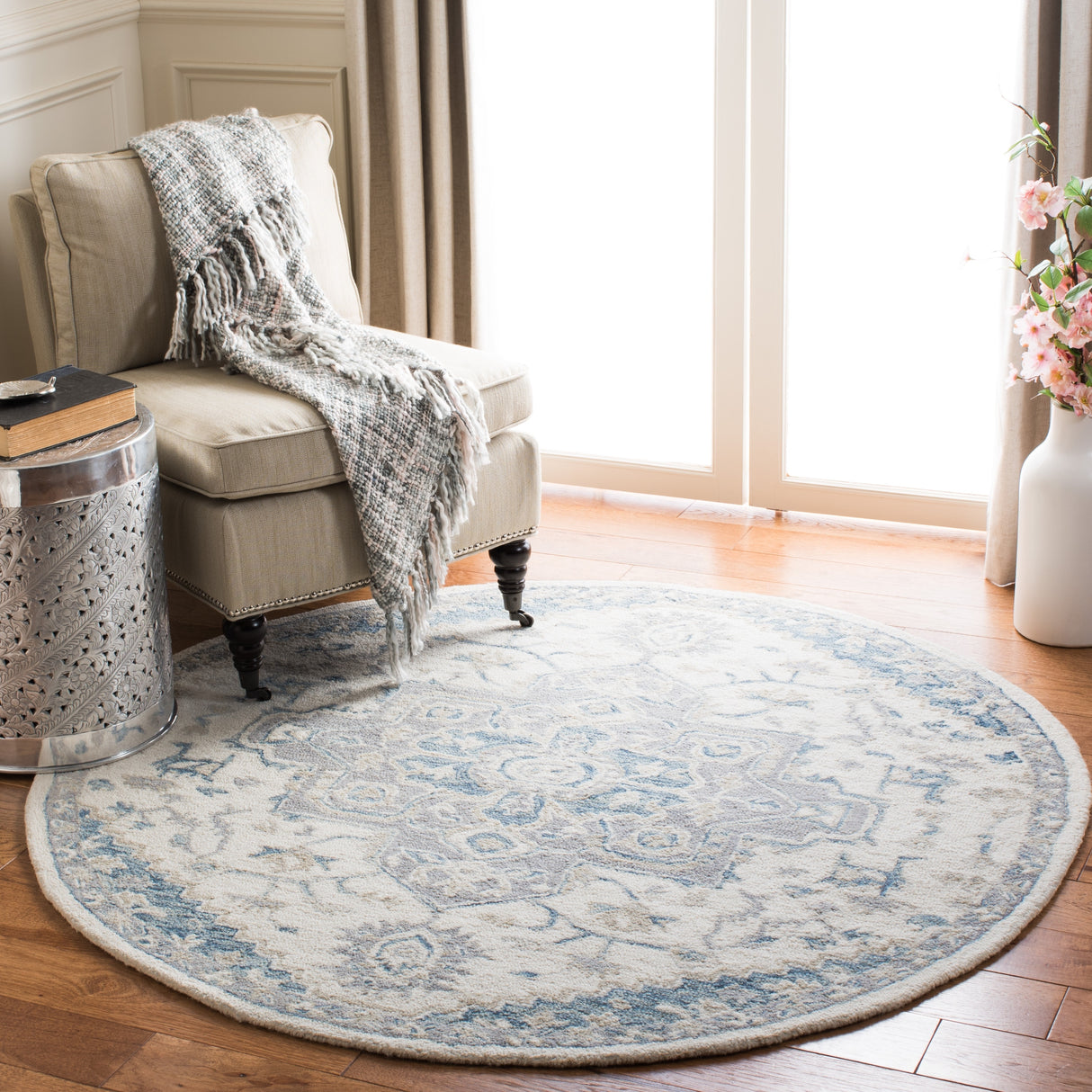 SAFAVIEH Handmade Micro-Loop Gulseven Medallion Wool Rug