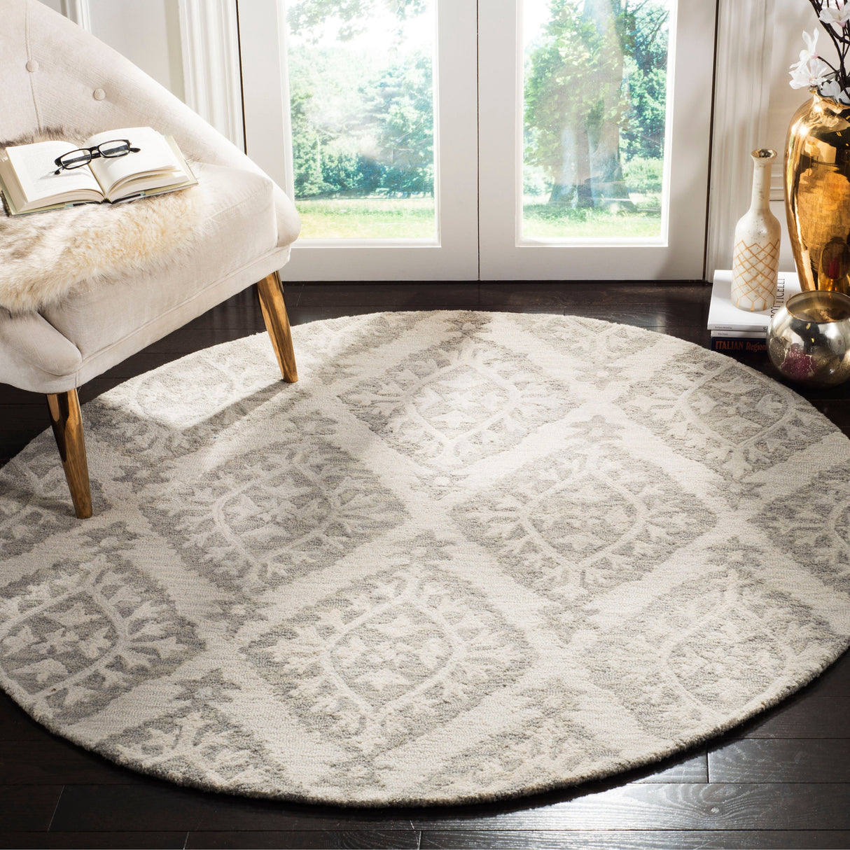 SAFAVIEH Handmade Micro-Loop Hyeong Wool Rug