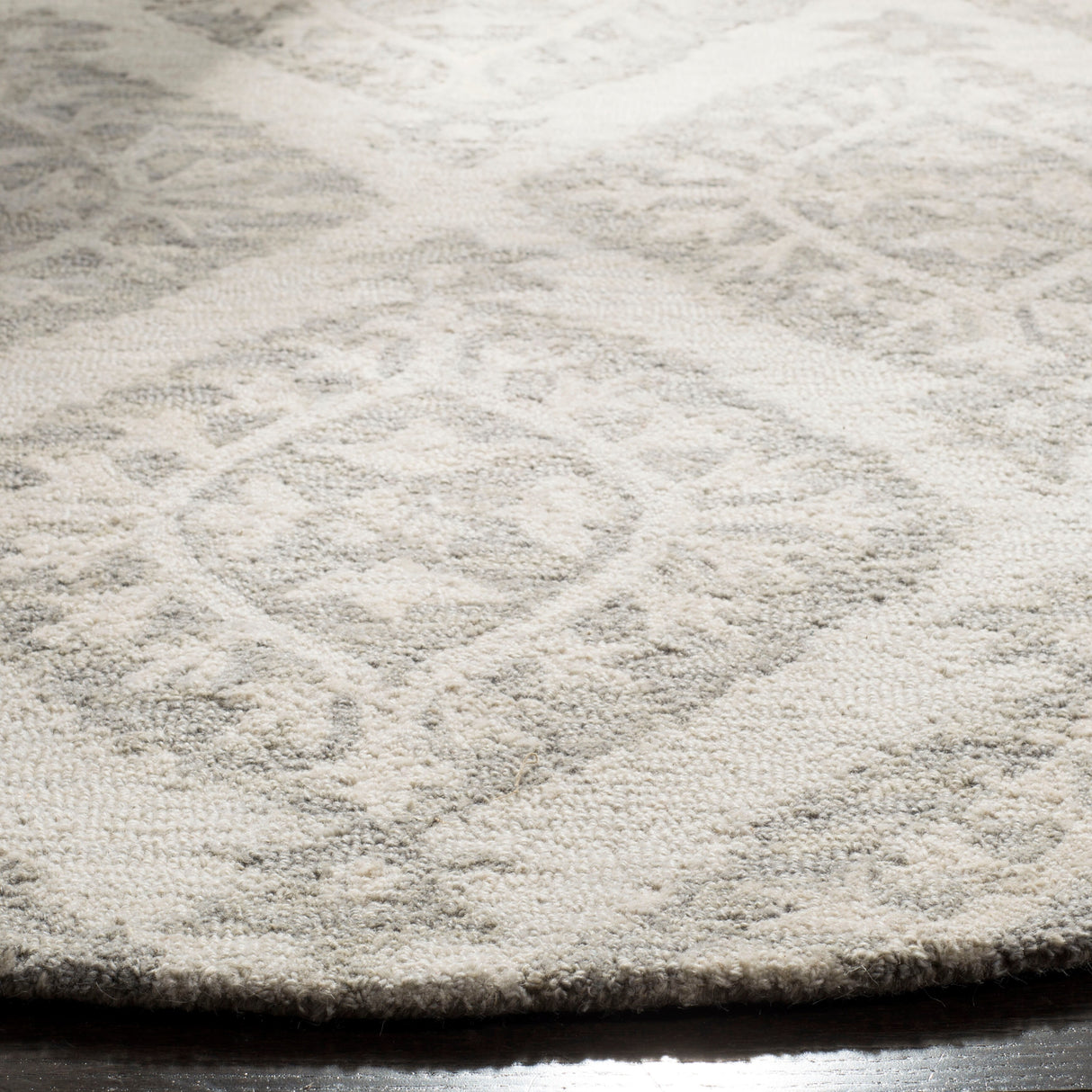 SAFAVIEH Handmade Micro-Loop Hyeong Wool Rug