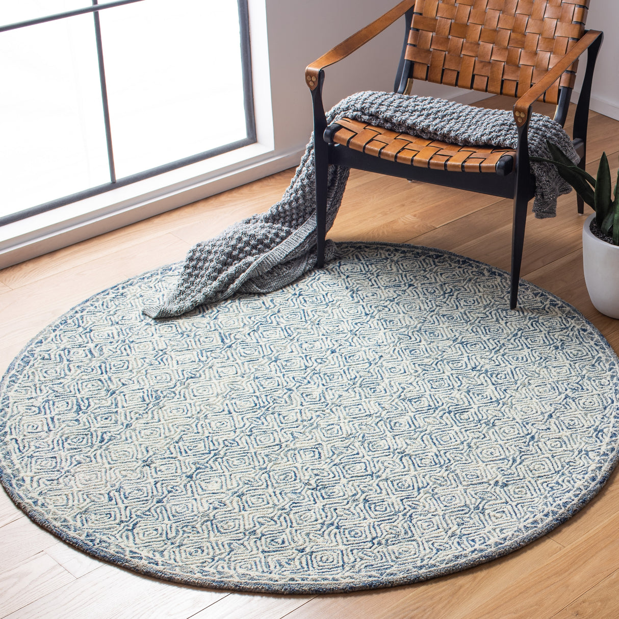 SAFAVIEH Handmade Micro-Loop Javorina Transitional Wool Rug