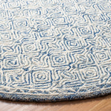 SAFAVIEH Handmade Micro-Loop Javorina Transitional Wool Rug