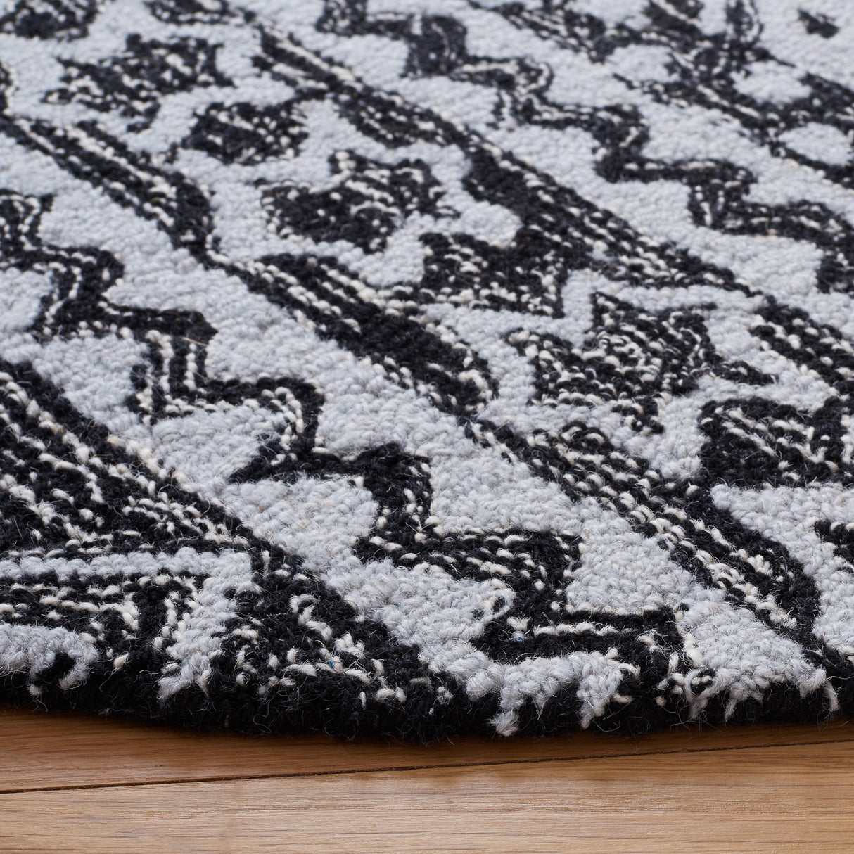 SAFAVIEH Handmade Micro-Loop Kobie Wool Rug