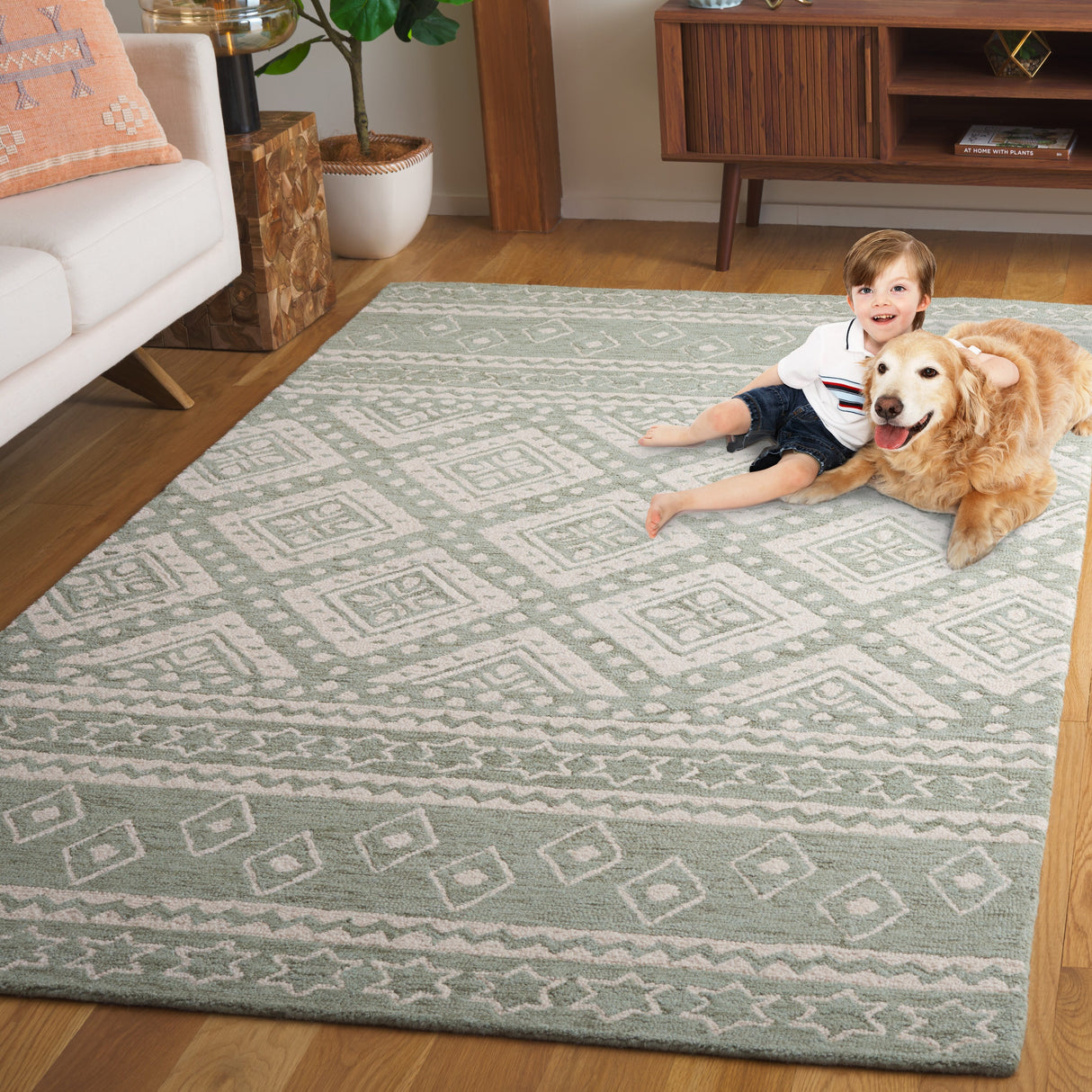 SAFAVIEH Handmade Micro-Loop Kobie Wool Rug