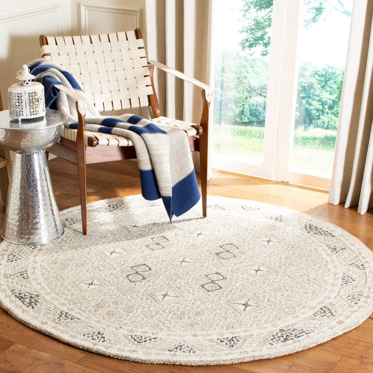 SAFAVIEH Handmade Micro-Loop Lutetia Wool Rug