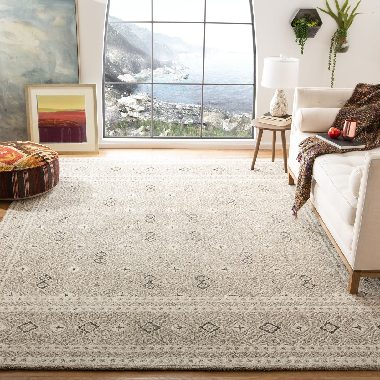 SAFAVIEH Handmade Micro-Loop Lutetia Wool Rug