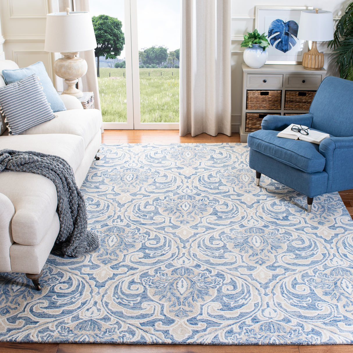 SAFAVIEH Handmade Micro-Loop Maribelle Modern Wool Rug